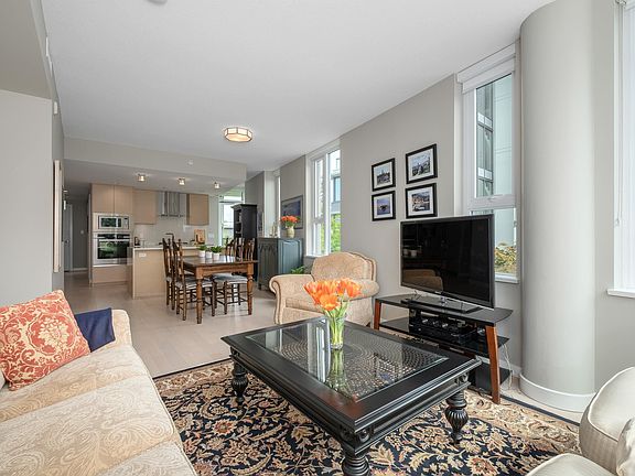 4th image of 4539 Cambie St #206