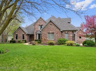 76 S Royal Oaks Dr, Bristol, IL 60512