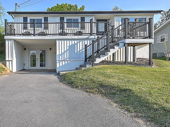 2nd image of 2413 Catherine St