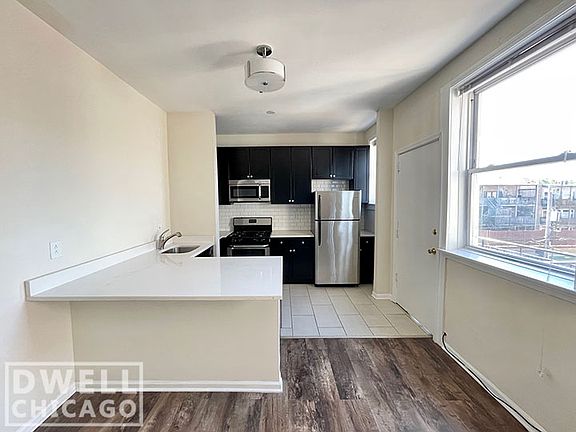 2nd image of 4408 N Magnolia Ave #4400-331