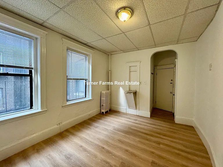 Phillips St — Photo 1