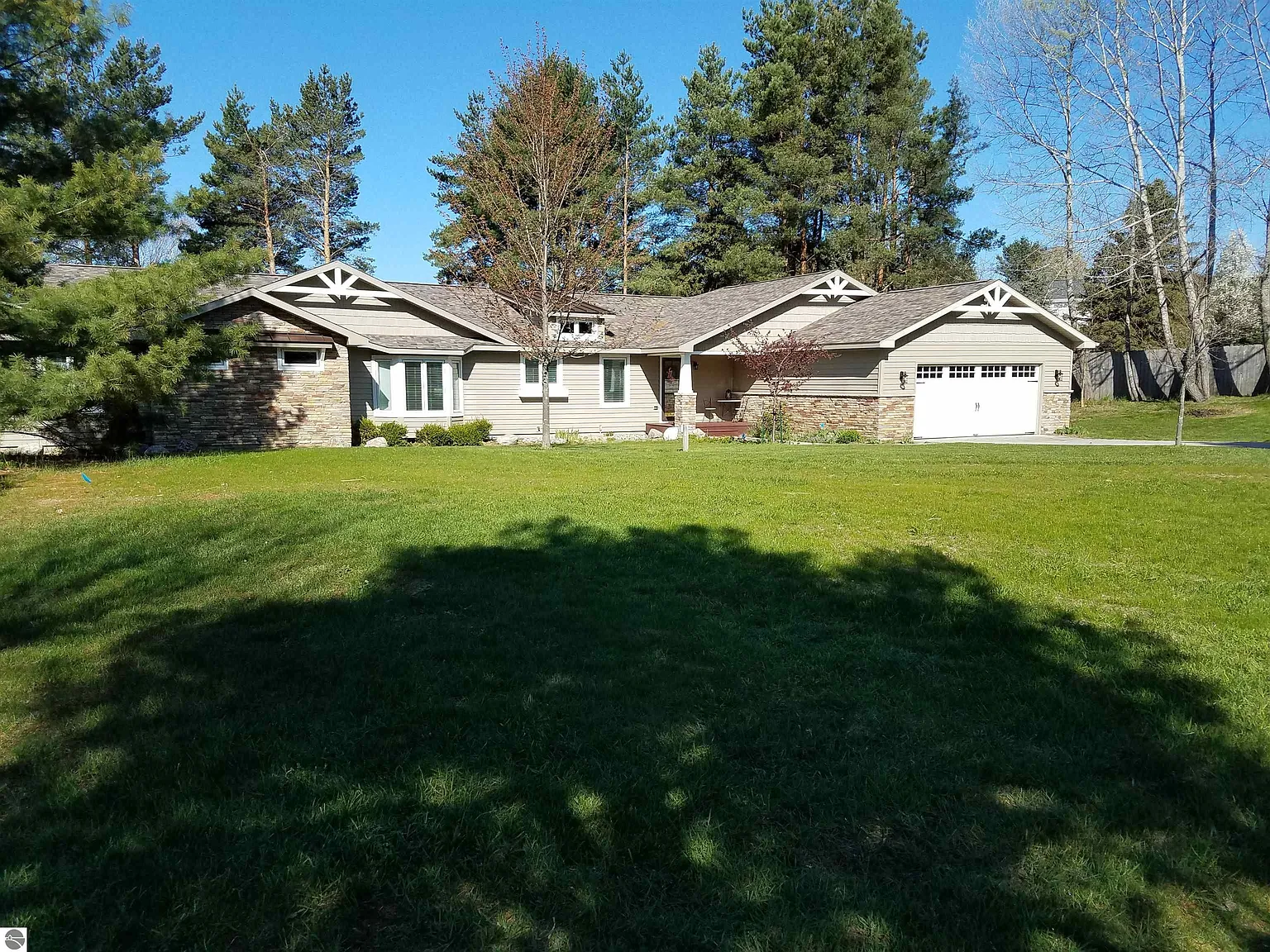 254 S East Silver Lake Rd photo 1