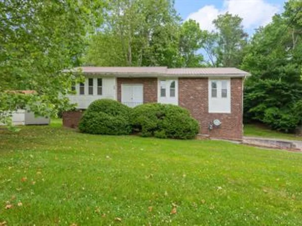 1908 Plumb Creek Cir, Knoxville, TN 37932