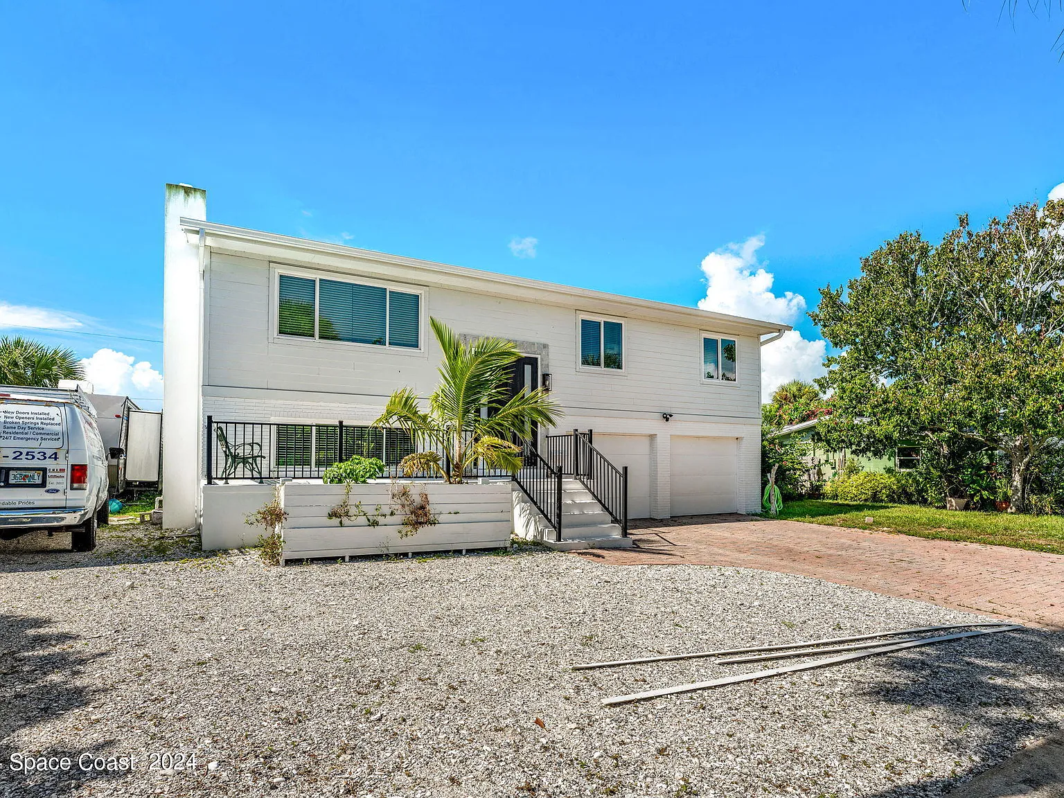 4 bed, 2.0 bath, 1724 sqft, $5,500 — Photo 2