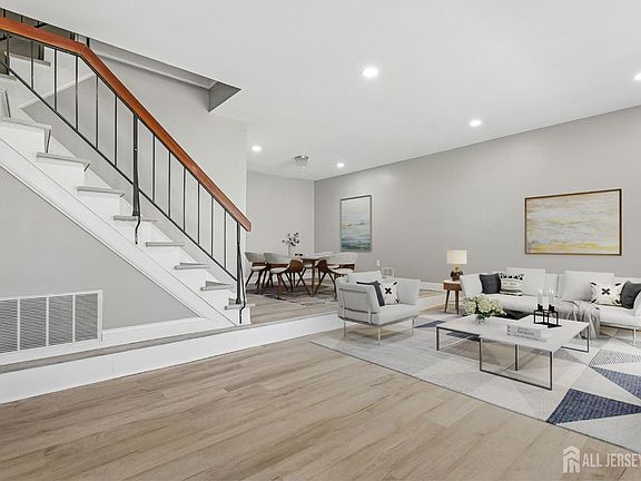 4th image of 1216 Thomas Ave