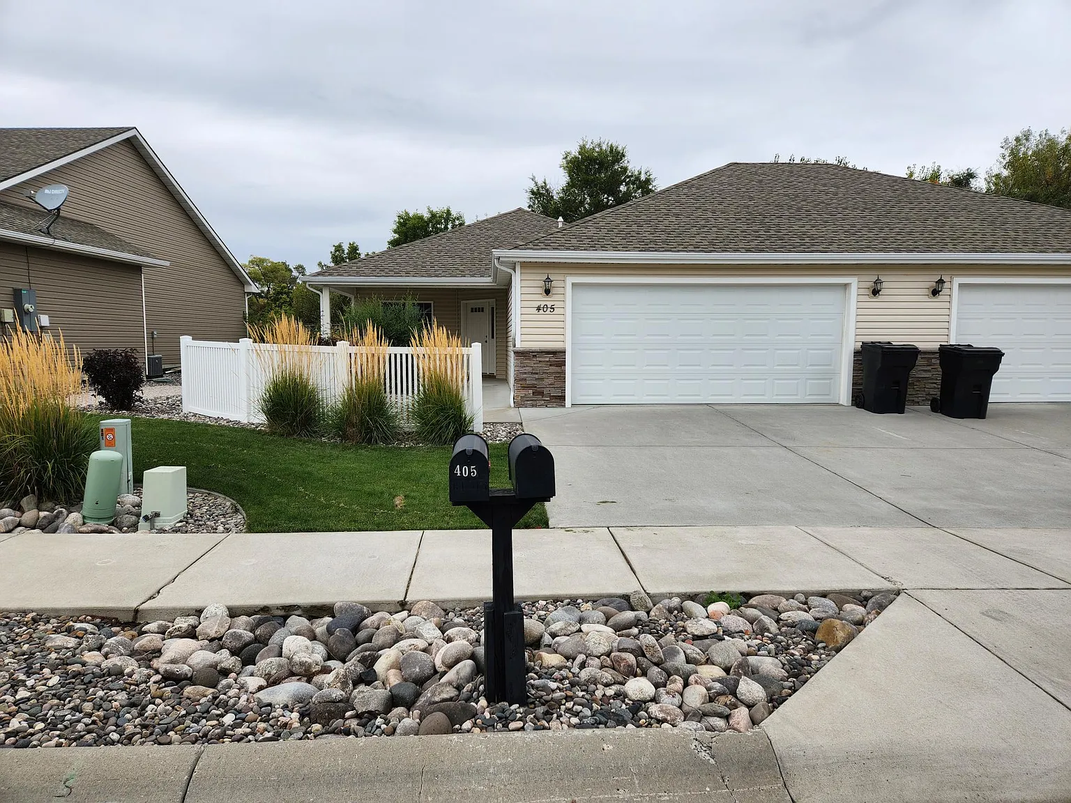 3 bed, 1475 sqft, $1,900 — Photo 1