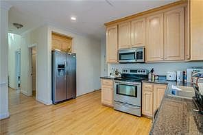4th image of 1720 Kemper St
