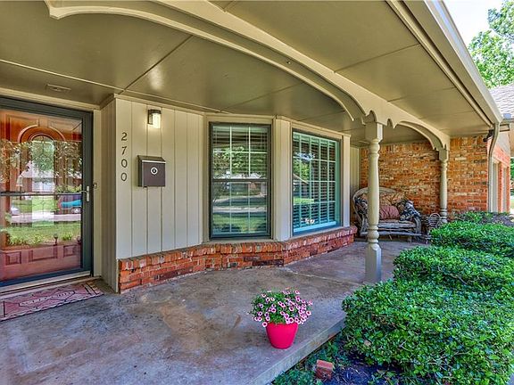 4th image of 2700 Kerry Ln