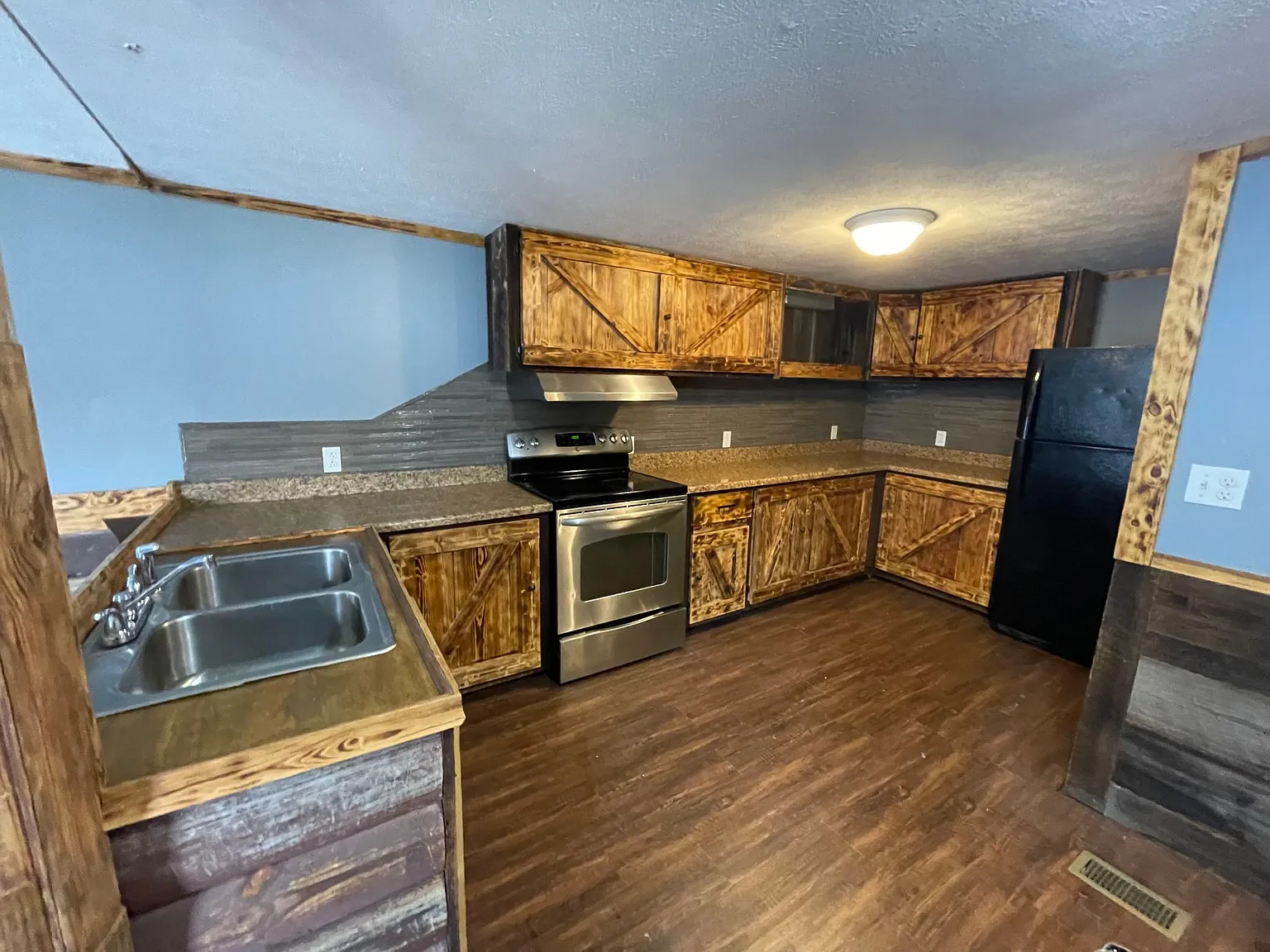 2 bed, 1000 sqft, $750 — Photo 2