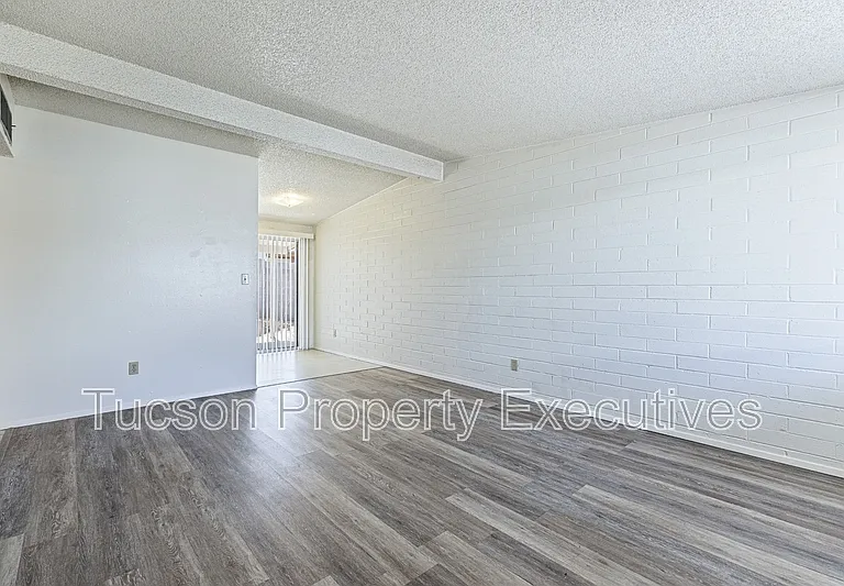 4246 E Pima St #D — Photo 10