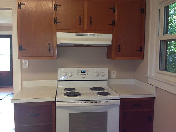 3rd image of 411 Orchard Ave
