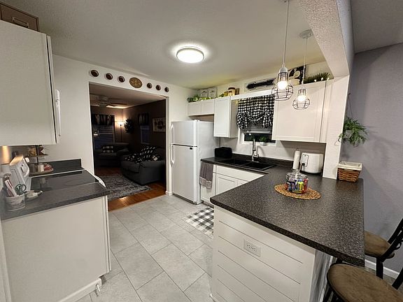 5th image of 418 9th St