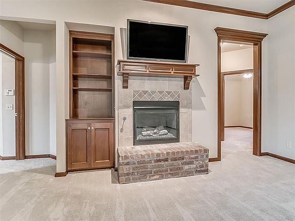 5th image of 77 Bonaire Dr