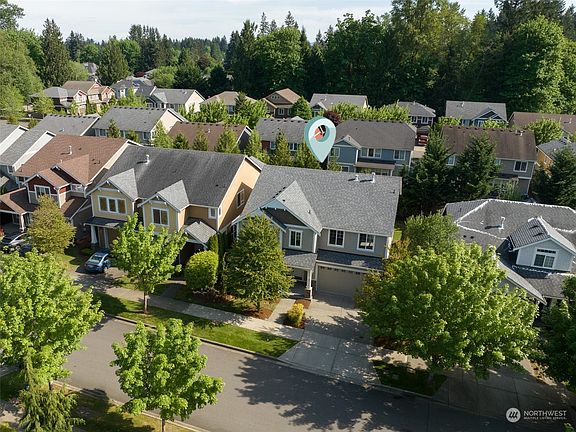 2nd image of 2215 Kildane Way SE