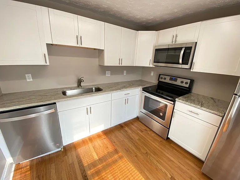 68 W 9th Ave — Photo 27