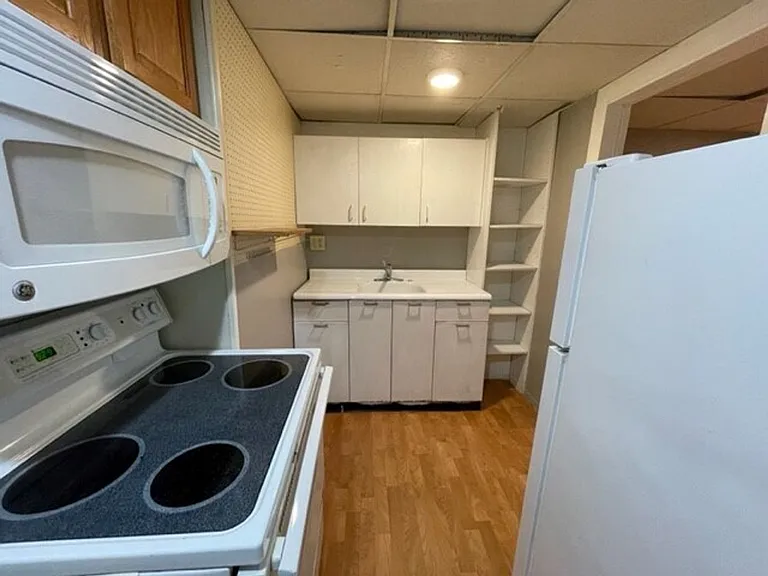 625 E Burlington St — Photo 19