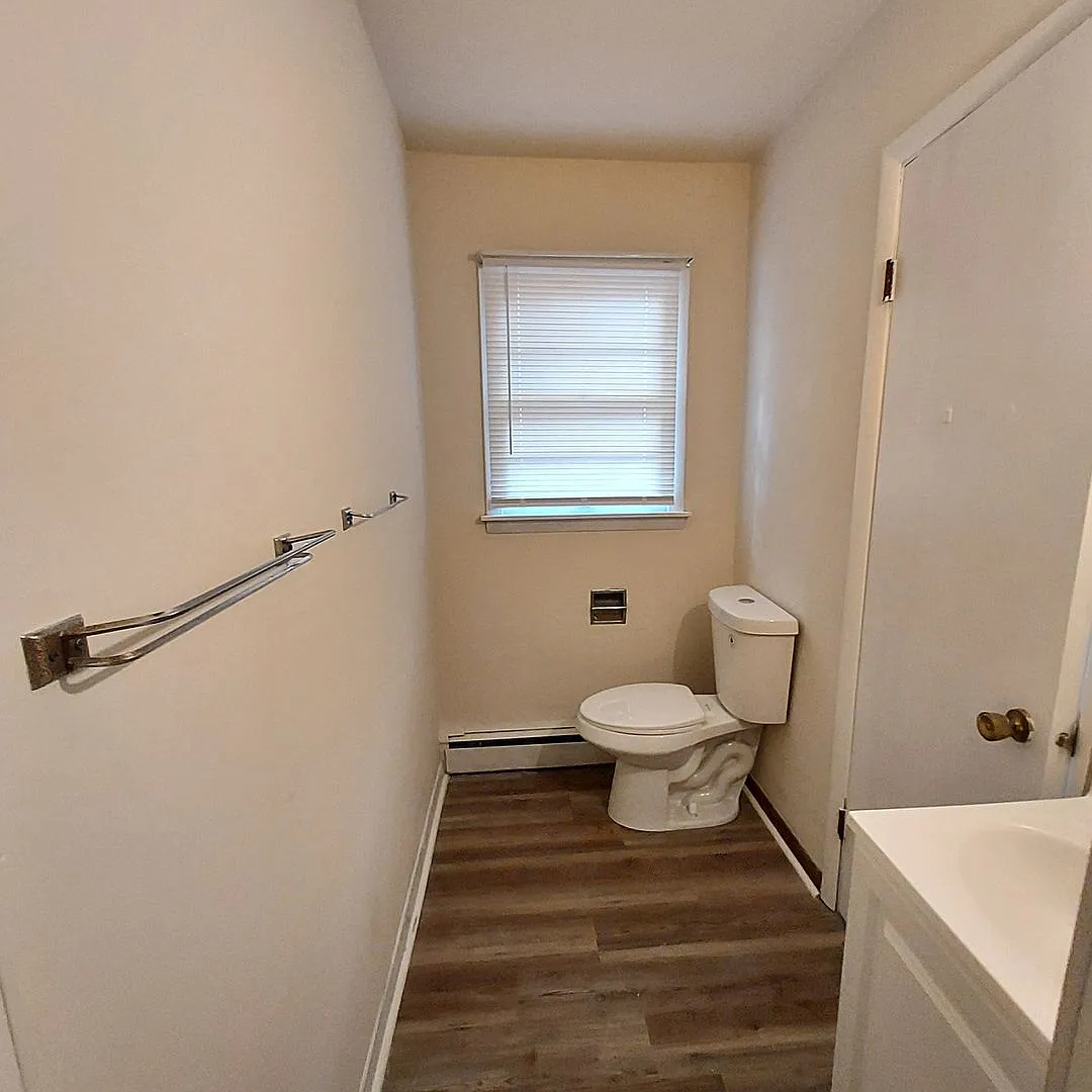 601 W. Springfield — Photo 4