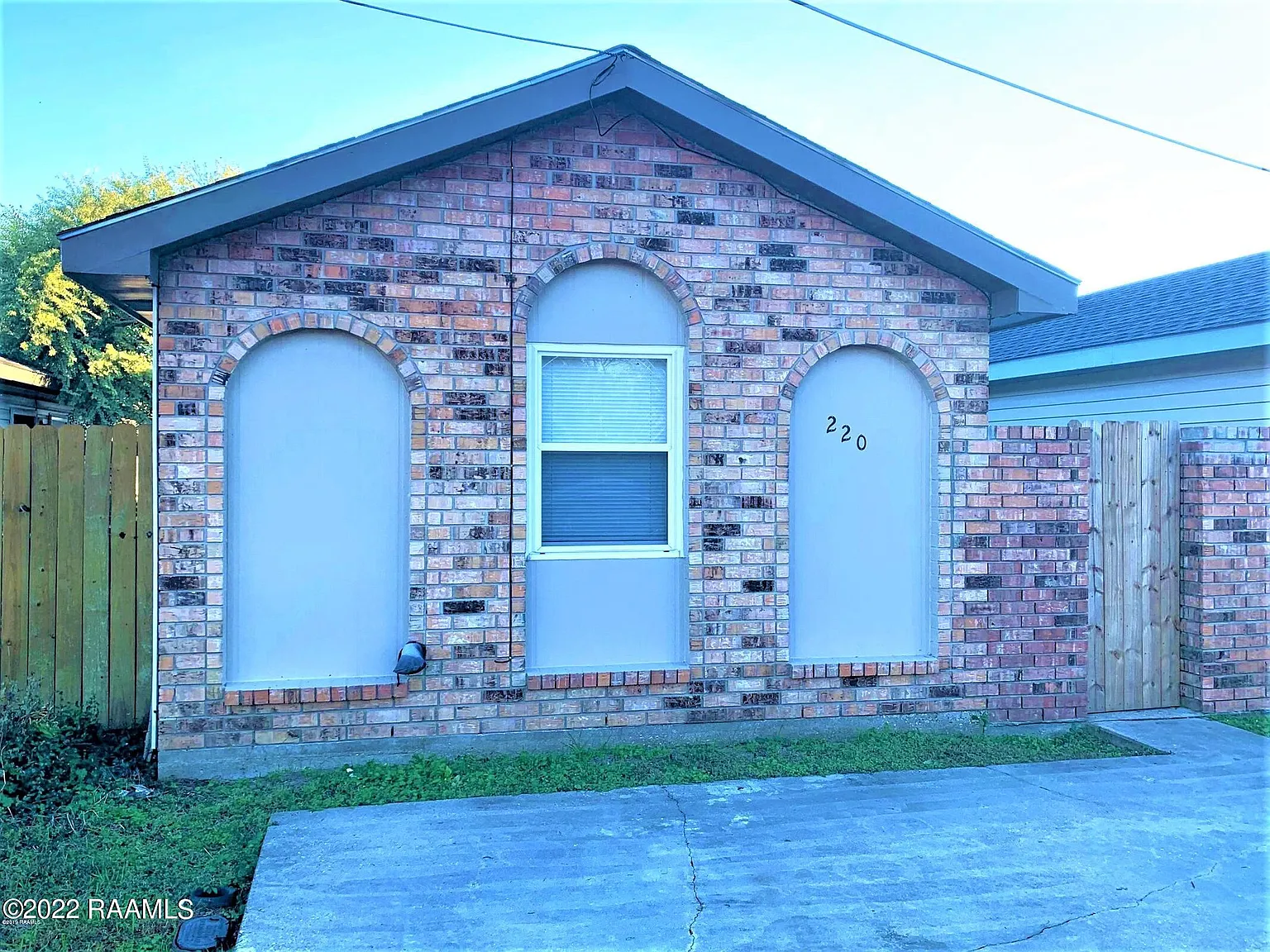 2 bed, 900 sqft, $1,100 — Photo 1