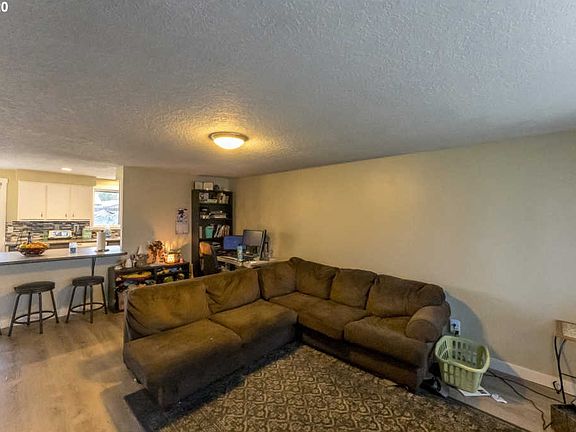 4th image of 3003 NE Littler Way