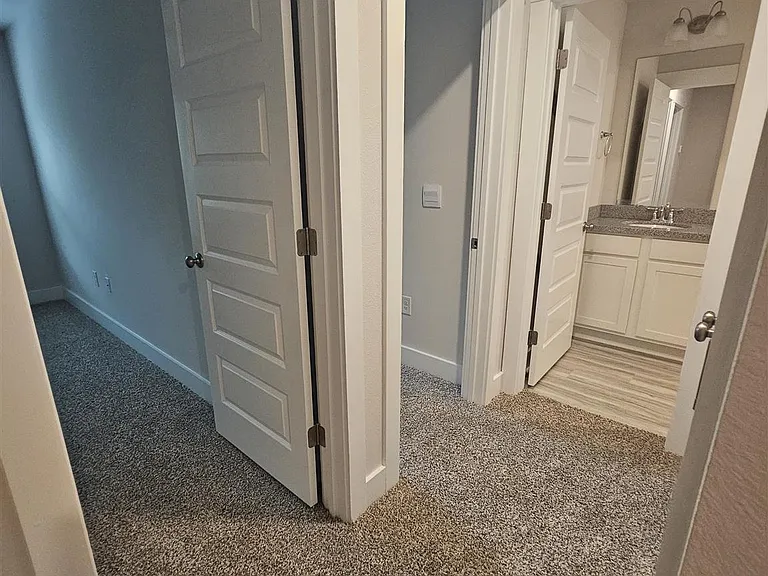 9433 Nature Creek Ln — Photo 17