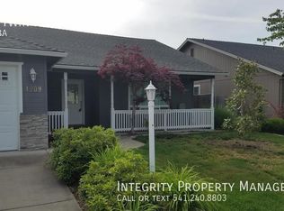 1209 Twin Rocks Dr, Central Pt, OR 97502