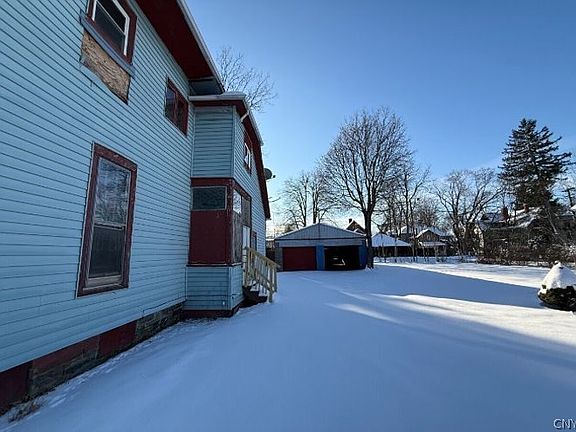 4th image of 355-357 W 4th St