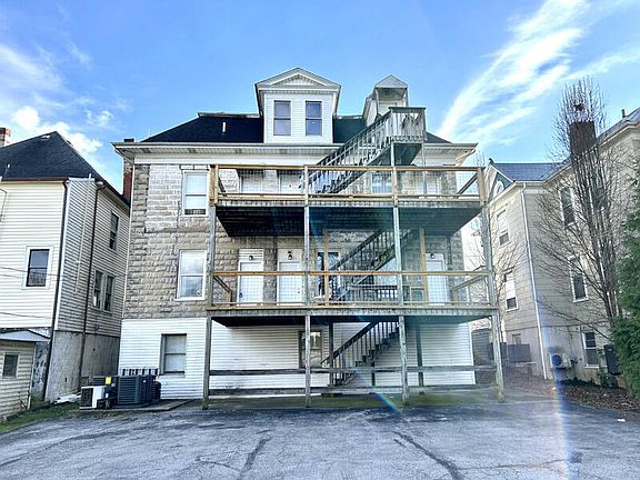 4th image of 421 Elm Ave SW #3