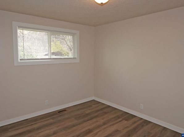 salem-oregon-449355435 picture