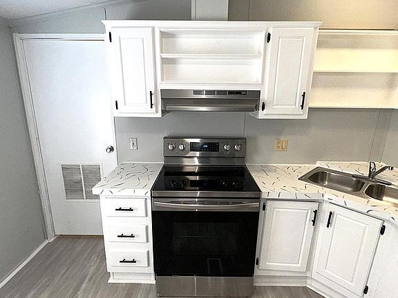4th image of 16904 Pickwick Ln #307