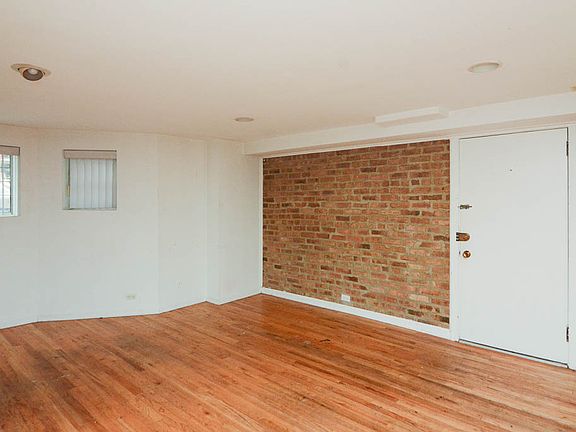 5th image of 739 W Briar Pl #G