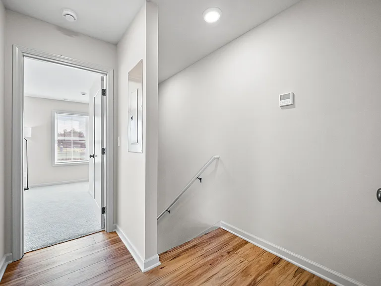710 Sivley Rd — Photo 21