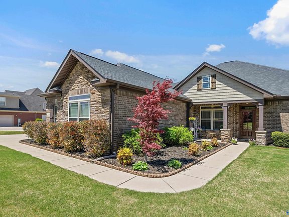 3rd image of 218 Southern Wind Dr