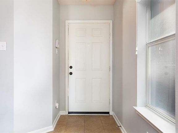 5th image of 10842 Heathercliff Ln
