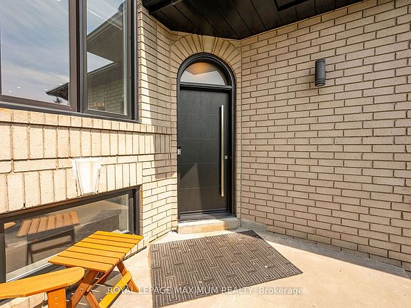 3rd image of 8 Albiwoods Trl