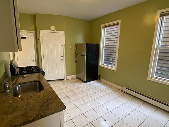 3rd image of 166 Lexington Ave APT 3