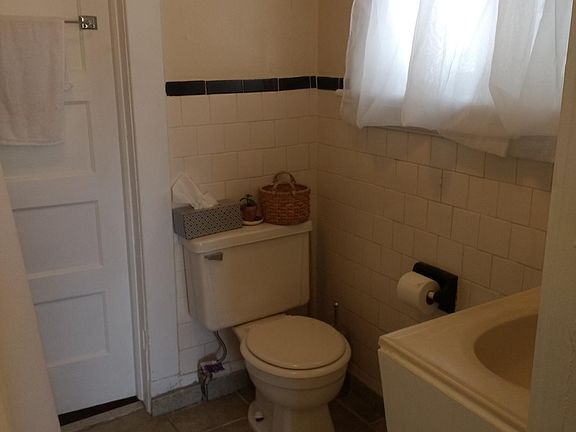 5th image of 3319 Idlewood Ave
