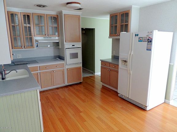 3rd image of 6215 Syringa Ln