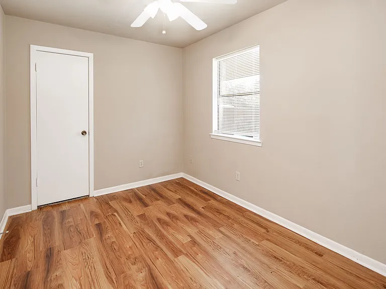 808 Camellia Ct — Photo 12