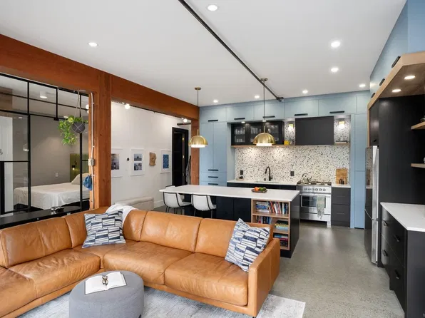 455 Sitkum Rd #109, Victoria, BC V9A 7N9