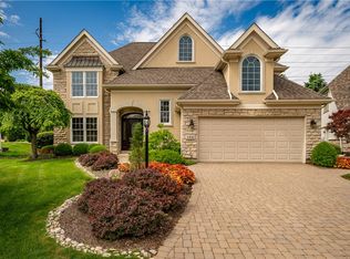 185 Barrington Village Dr, Xenia, OH 45385