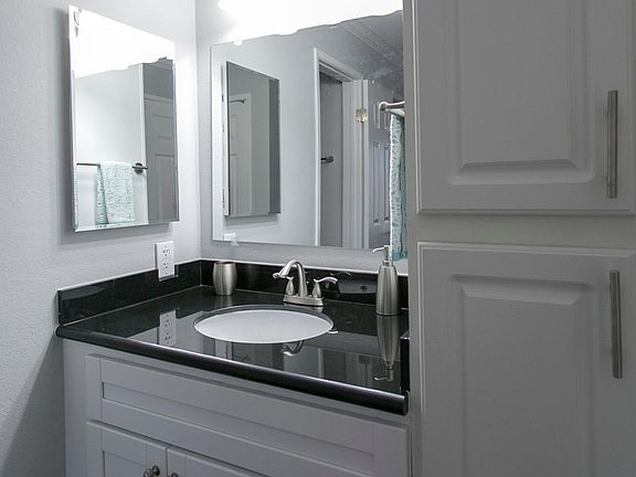 5th image of 735 Fathom Dr APT 01