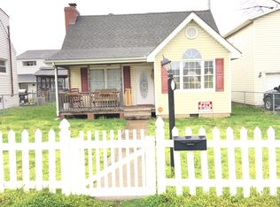 105 Ferry St, Belle, WV 25015