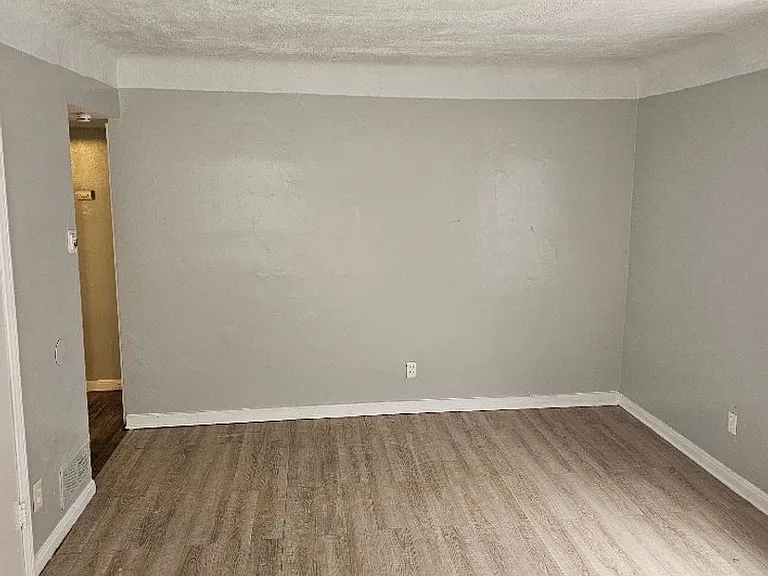 17335 Teppert St — Photo 2