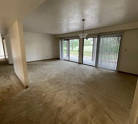 4th image of 3119 Camelot Dr #1137ab6e7