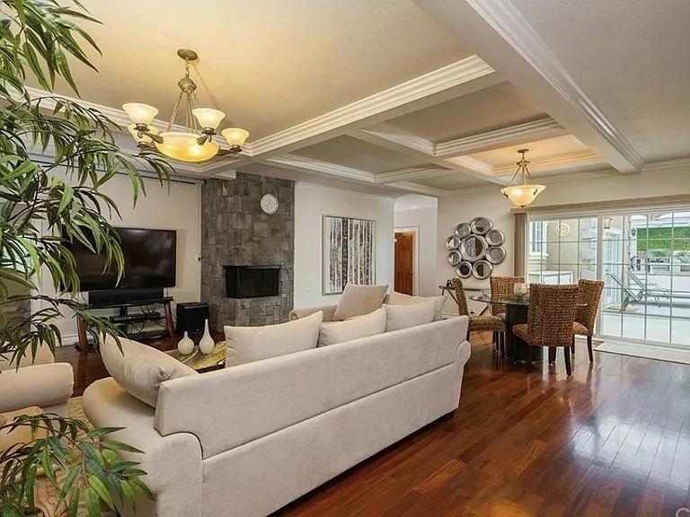 1509 Hollencrest Dr — Photo 10