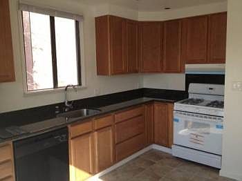 4th image of 731 E 18th St