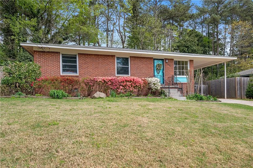1019 Greenbriar Cir photo 1
