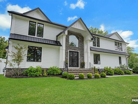 4th image of 207 Wilsey Court