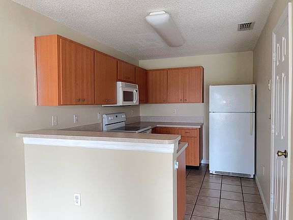 4th image of 635 Lake Marion Golf Resort Dr #1