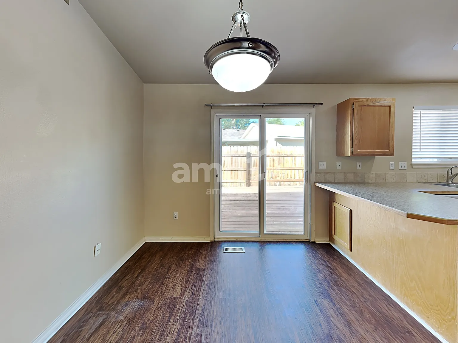 3 bed, 2.0 bath, 1310 sqft, $2,230 — Photo 4